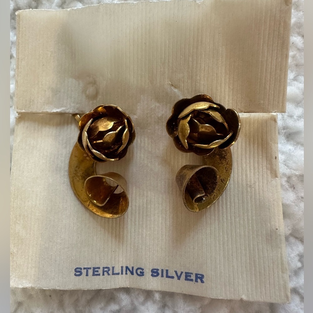 Vintage Gold Floral Sterling Silver Earrings screw back on original card